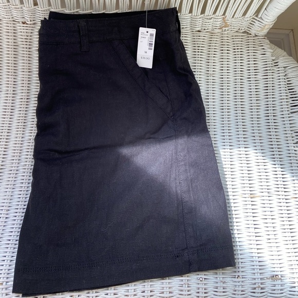 NWT Reitmans Linen Skorts in Navy - Picture 2 of 8